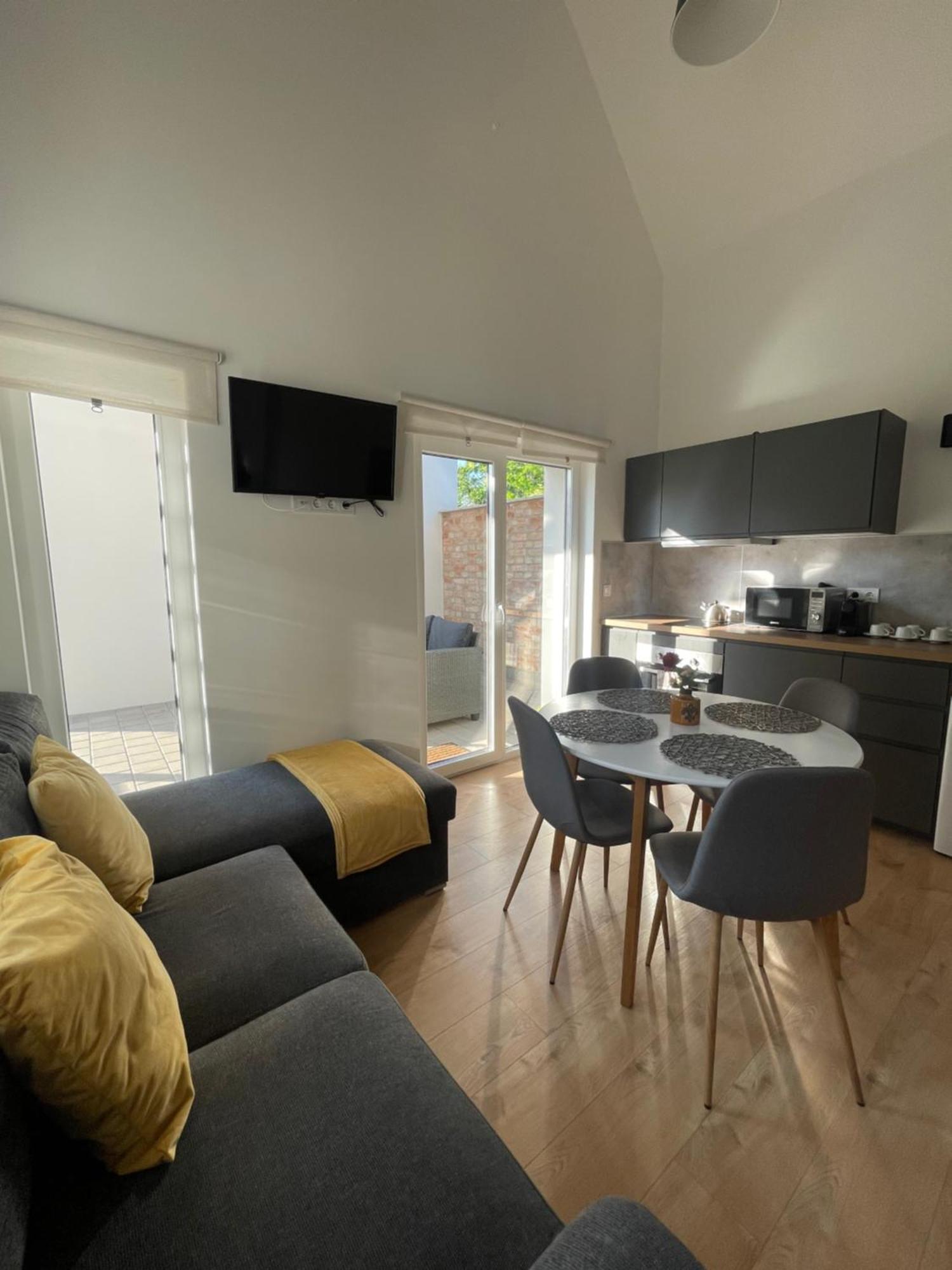 Dream Apartman Level Exterior photo